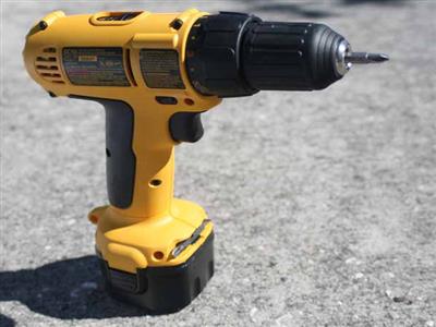 EWALT DC750